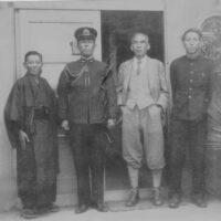 左より近藤福雄、斎藤利夫海軍大尉、不明、佐々木（ 昭和17年11月8日撮影、山城豊作氏提供）