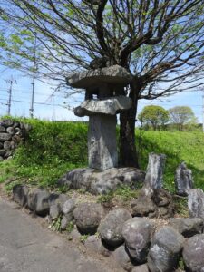 古道が合流・分岐する辻