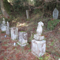 元々は駒形神社の境内にあったとのこと。江戸時代後期に建てられた巡礼供養塔などがある。