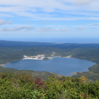 山頂から見た宇曾利山湖