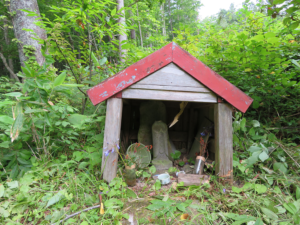 路傍の地蔵(衣川林道)