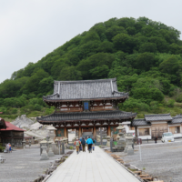 山門と地蔵山