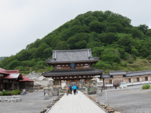 山門と地蔵山