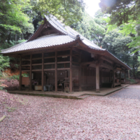 八菅神社社殿