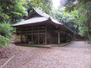 八菅神社社殿