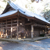 八菅神社社殿