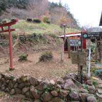 御門橋側の登山口