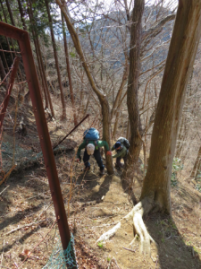 尾根に向かう急登