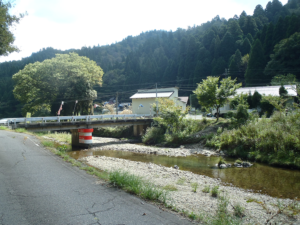 上流から見た桑原橋