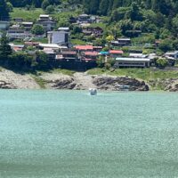 迎えに来る渡船