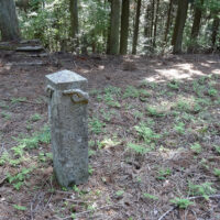 中務茂兵衛の道標