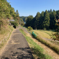 阿瀬比集落へ出た所