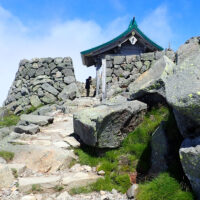 白山奥宮：白山山頂にあり禅定道の目的地、禅定を成し遂げるところでもあります。