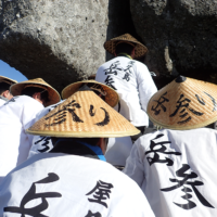 権現様・宮之浦岳笠石の「岳参り」