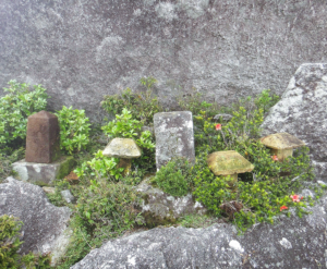 割石岳山頂・祭祀祠