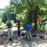 旧国道境川橋のたもとで小休止