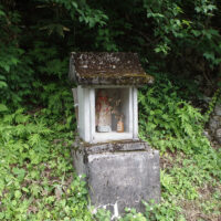 岐阜県に入り路傍の地蔵堂