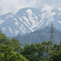 南方向に飯豊連峰（丸森尾根・地神付近）