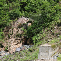 丸石沢と籠川合流地点