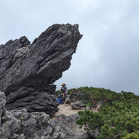 トンビ岩