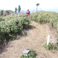 　一ノ森山頂より少し南に200mほどのところに設置されています。