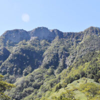石鎚山北壁と天狗岳、弥山