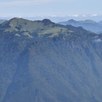 左から笹ケ峰、瓶ヶ森、冠山、平家平