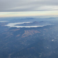 カルデラ俯瞰図：雲海がまるで湖のように見える(機上から)