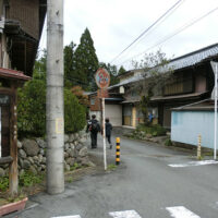 贄川宿の小鹿野への分岐