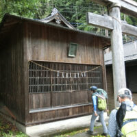 瀧石神社