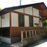 栃本公衆トイレ：林平バス停