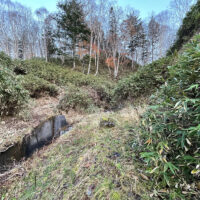 硫黄川の源頭部は作業道が付けられ、工事が行われている
