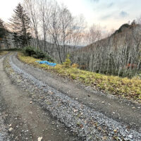 対岸に800m岩峰の南東面
