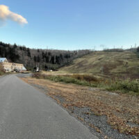 中山峠スキー場のゲレンデと建物