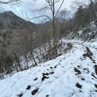 標高600m付近で深い谷に入る