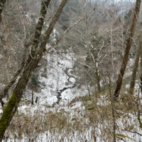 左下に薄別川右沢が見える