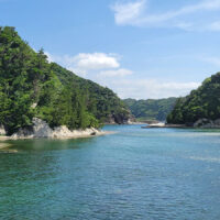 沖泊港の深い入り江