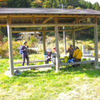 佐伯山里クラブが作った休憩所でトイレもあります