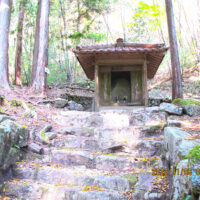 観音堂　祀ってあるのは大きな岩