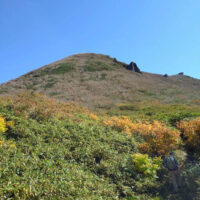 近くなった山頂