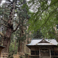 巌鬼山神社境内
