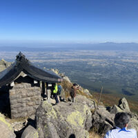 山頂から津軽平野を望む